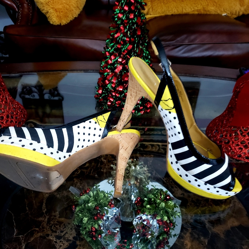 Shoes - Picture 4 of 4